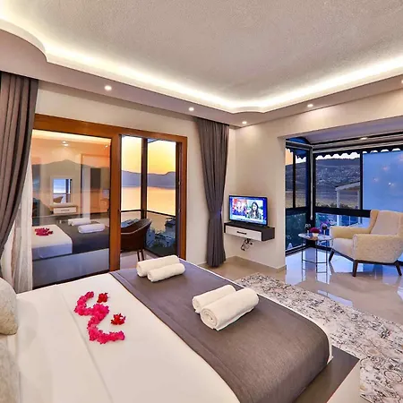 Rainbow Villa *